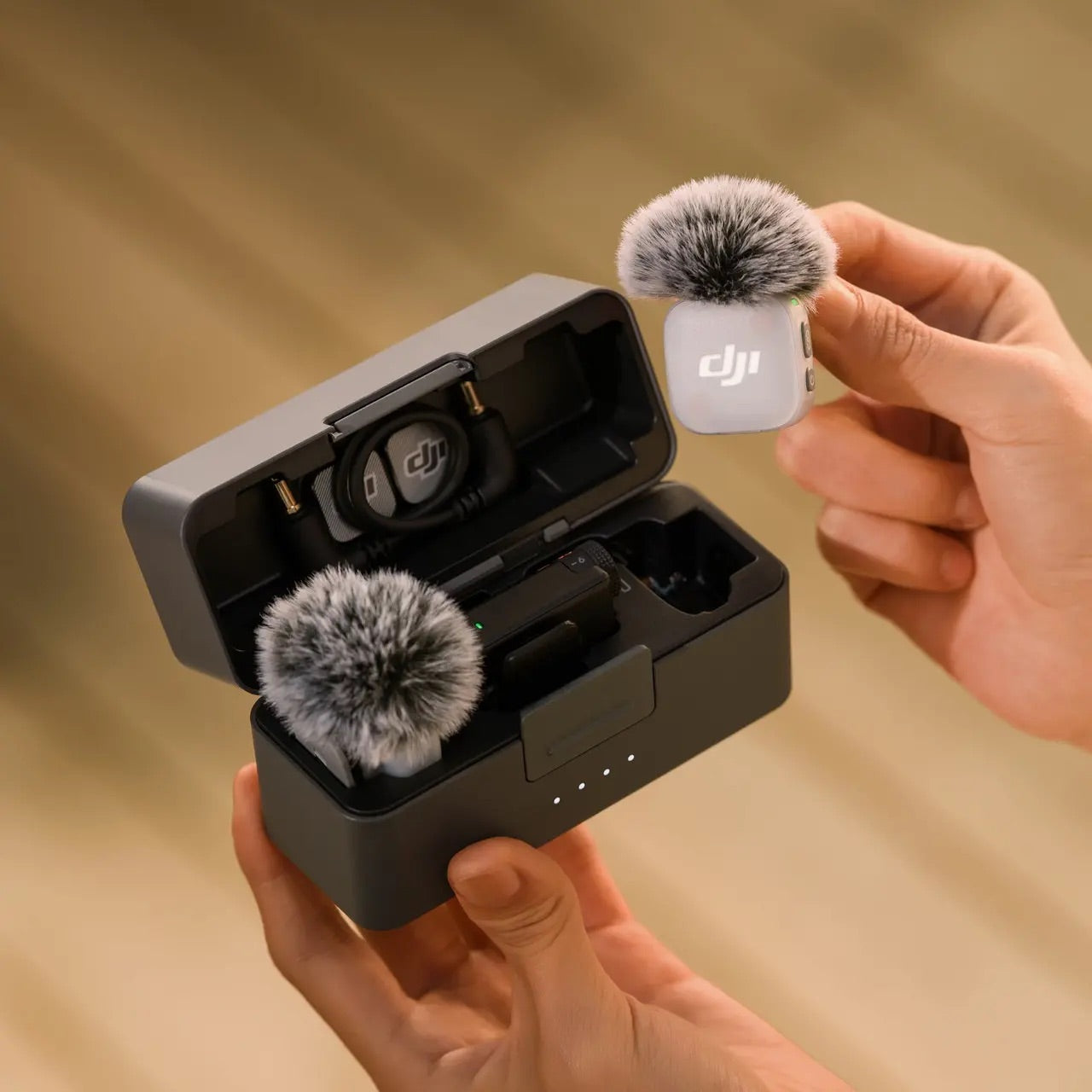 DJI Mic Mini 2 - Featherlight 11g Transmitter, 48-Hour Total Battery, 11.5-Hour Single Use Recording, Simplified Pro Audio, Plug Play, Creator-Friendly Controls.