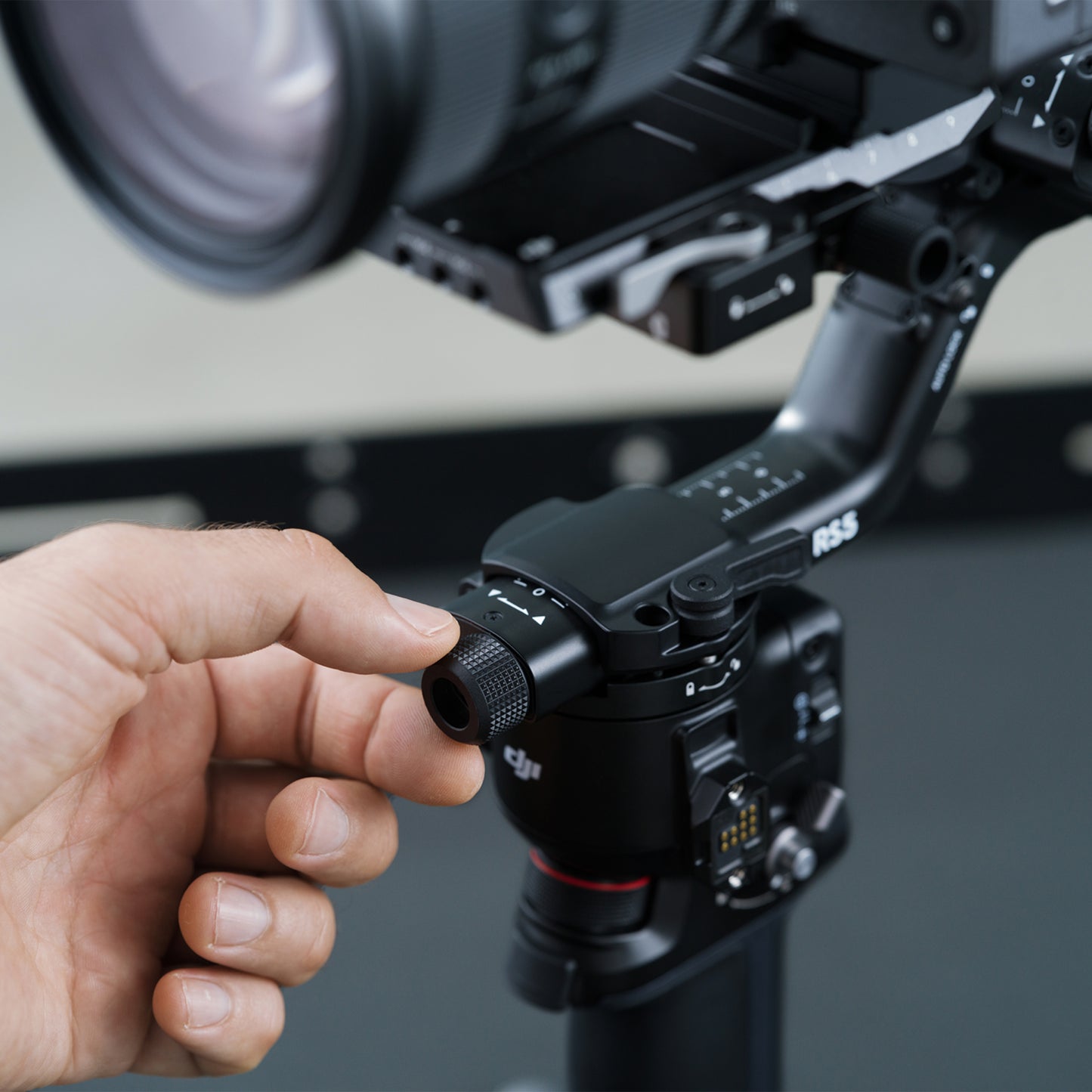 DJI RS 5 - Lightweight Stabilizer | Intelligent Tracking | Up To 3KG Payload | Upgraded Briefcase Handle | Fast Charging